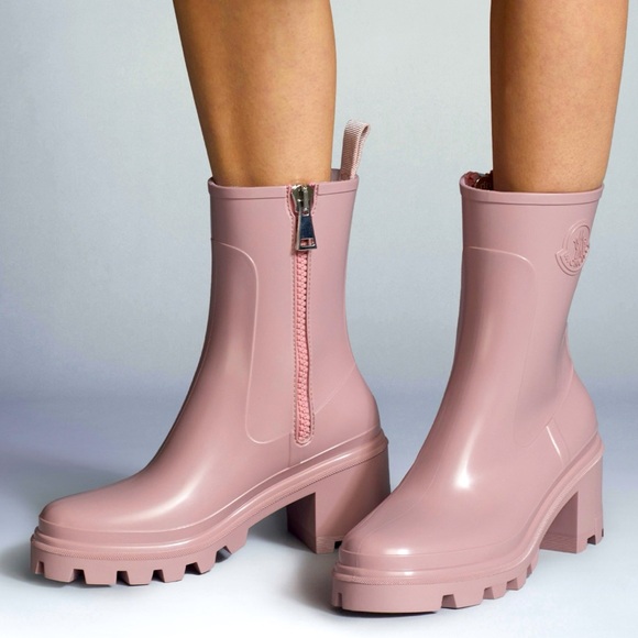 MONCLER Pink Loftgrip Boots SIZE 37 - Picture 1 of 7